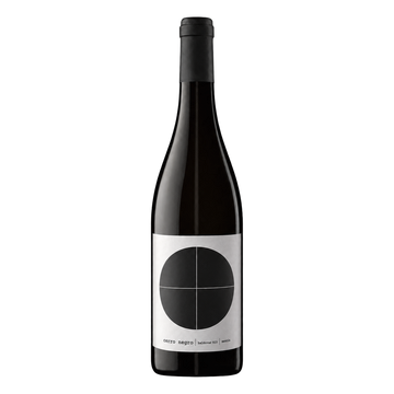 Mencía Mountain · Alto Turia — catalog bottle with physically wrapped label perspective